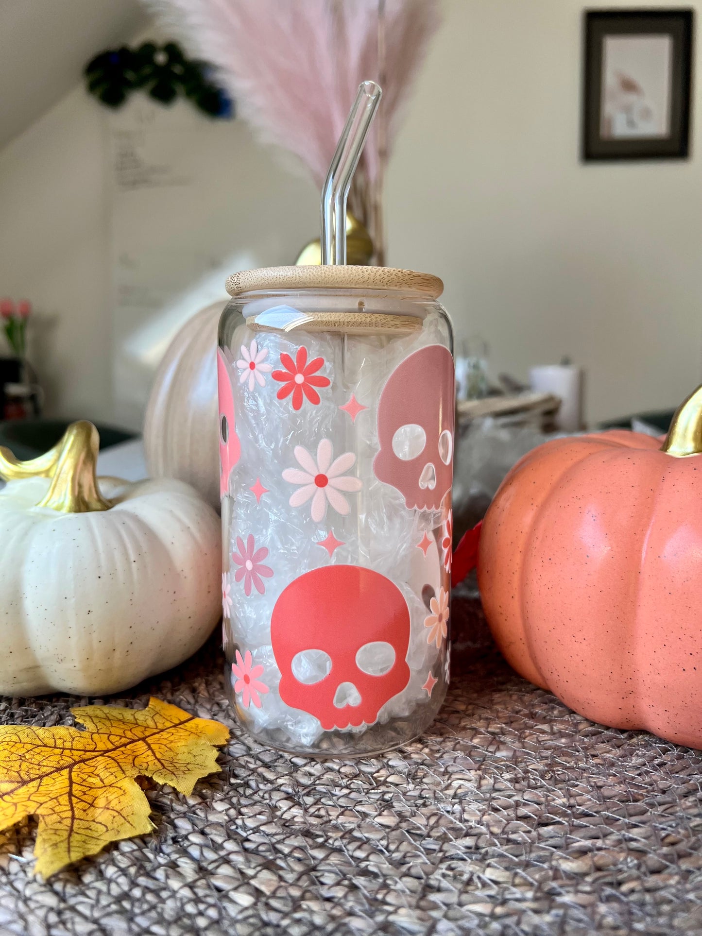 Glass tumbler pinky skulls